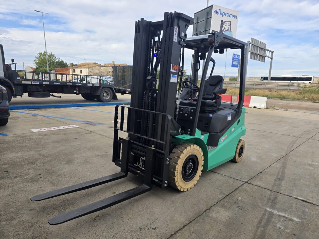 vista frente de la carretilla MITSUBISHI-LM ECB25Q